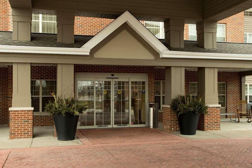 Country & By Radisson, Bay East, Wi