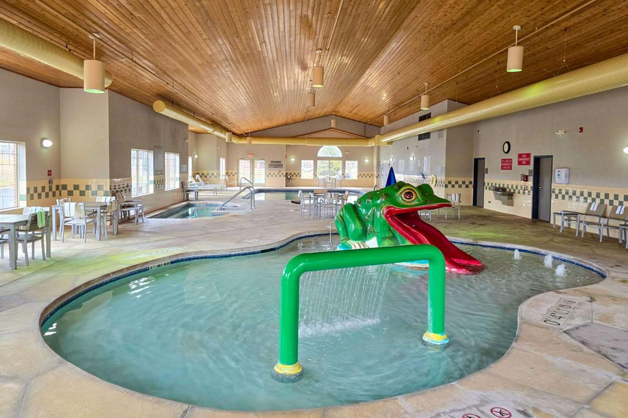 Hotel Country & By Radisson, Bay East, Wi 3*
